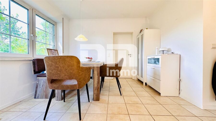 Hochklassiges Einfamilienhaus mit Einliegerwohnung in Bestlage auf großem Traumgrundstück - Souterrain / Einlieger WE Windfang / Essbereich